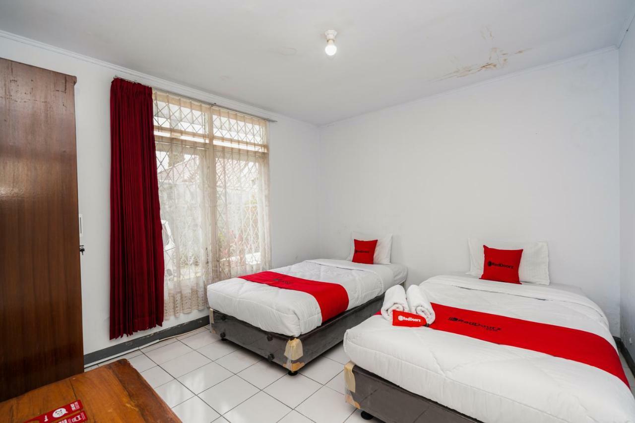 Reddoorz Syariah Near Rsud Cimacan Богор Экстерьер фото