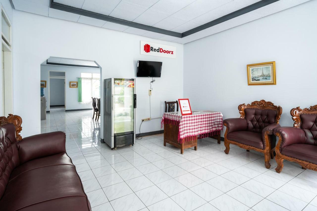 Reddoorz Syariah Near Rsud Cimacan Богор Экстерьер фото